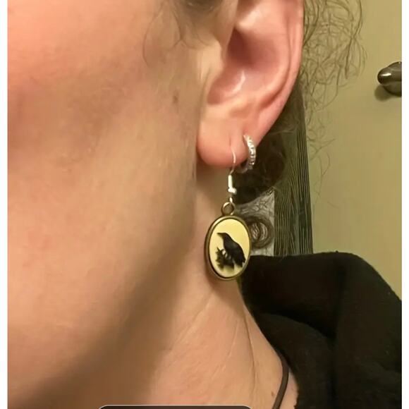 Black Crow Earrings Brass Finishing Oval Goth Grunge Retro Gothic Bird - Picture 5 of 7